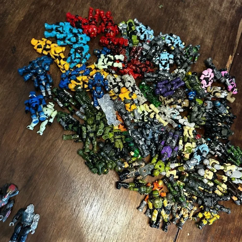 Lot of 10 Mega Bloks Halo mini-figures -RANDOM